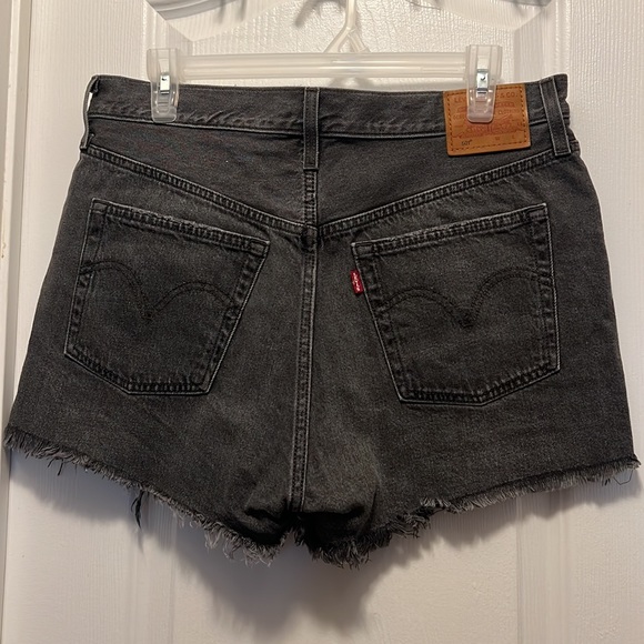 Levi’s 501 Jean Shorts - Picture 5 of 8